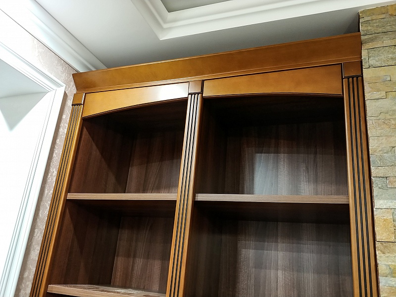 Шкаф библиотека из Массива